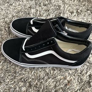 New with tags Vans old skool mens shoes size 11.5 black and white